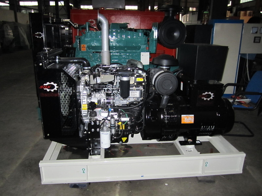 China a água diesel do grupo de gerador do cilindro de 63KVA Perkins 4 refrigerou 1500 RPM fábrica
