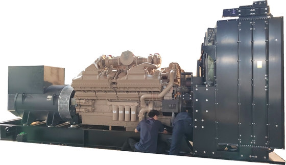 do recipiente diesel do grupo de gerador de 2500kva Cummins tipo silencioso motor do Reino Unido
